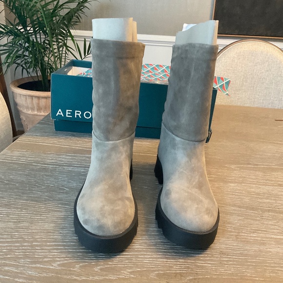 Aerosoles Grey Suede Calf Hug Bootie, Size 11 - Picture 1 of 5